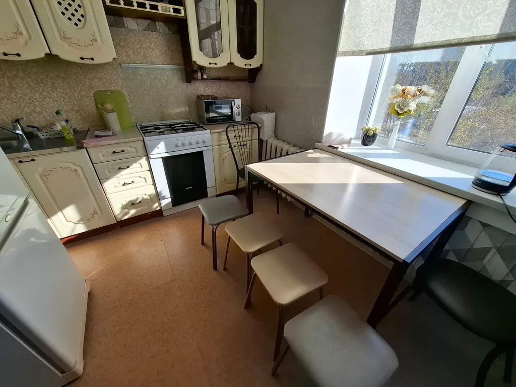 Квартира Две раздельные комнаты и балкон — Омск