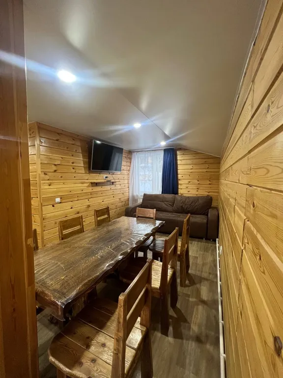 Коттедж с баней и сушилкой на территории