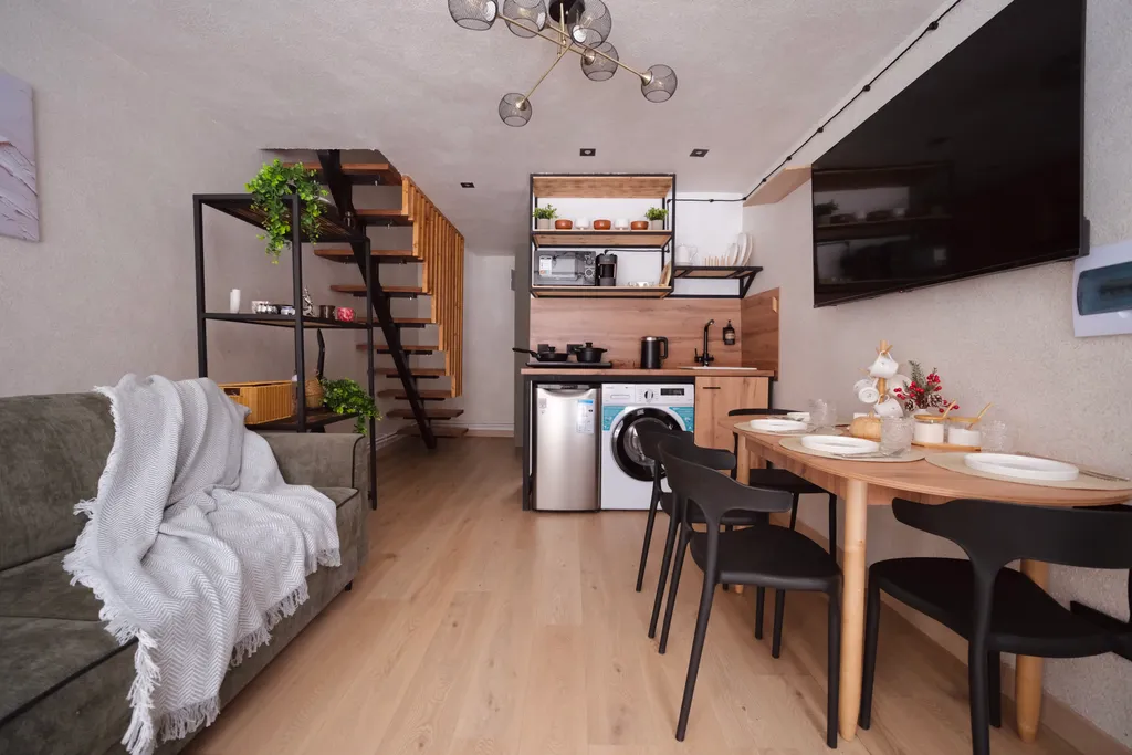 Двухэтажный дом с кухней 4