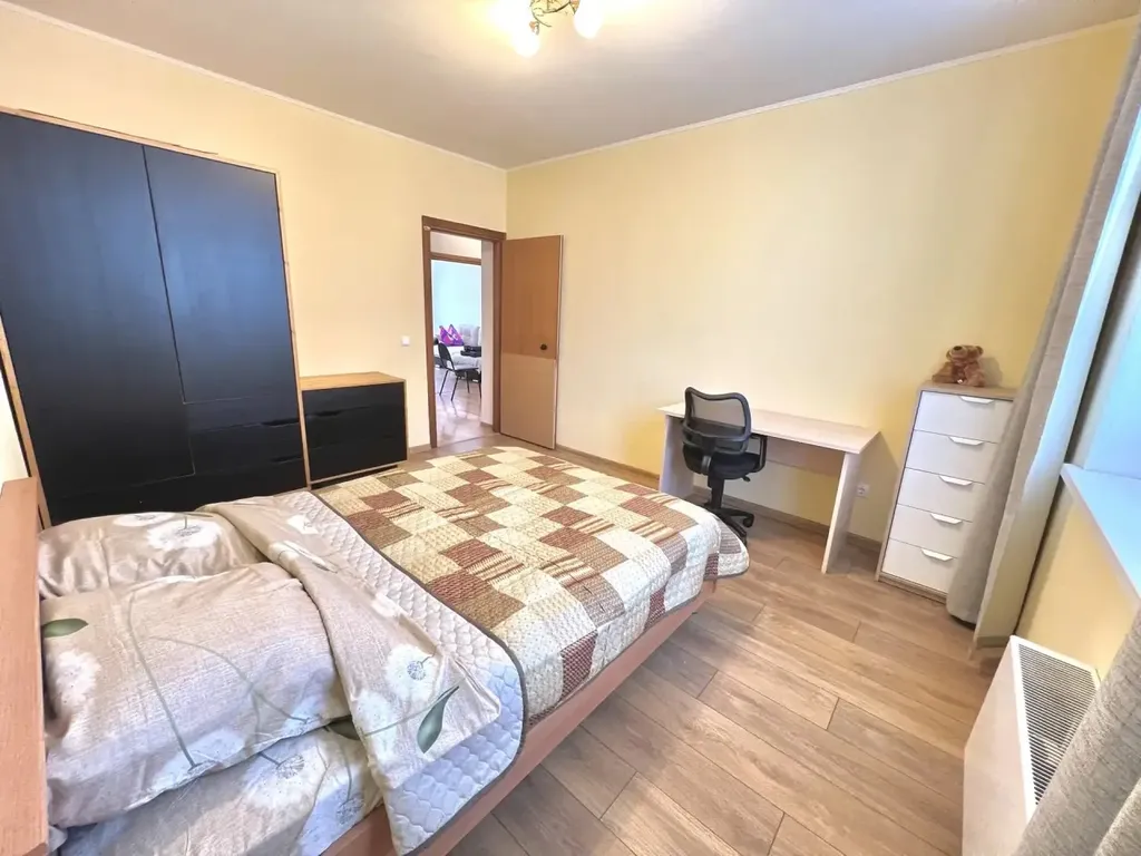 Просторная квартирка в центре Уралмаша