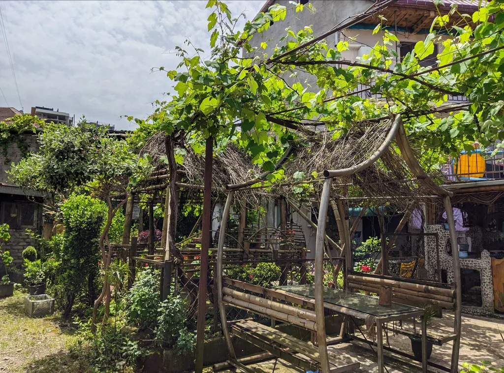 Второй этаж частного дома с балконом