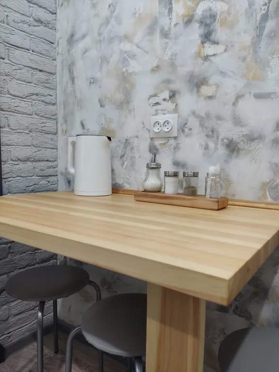 Двухкомнатная Революции