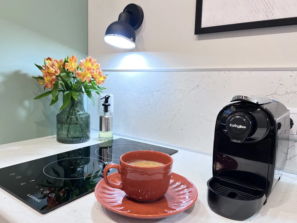 Трешка у аквапарка с панорамным видом на реку