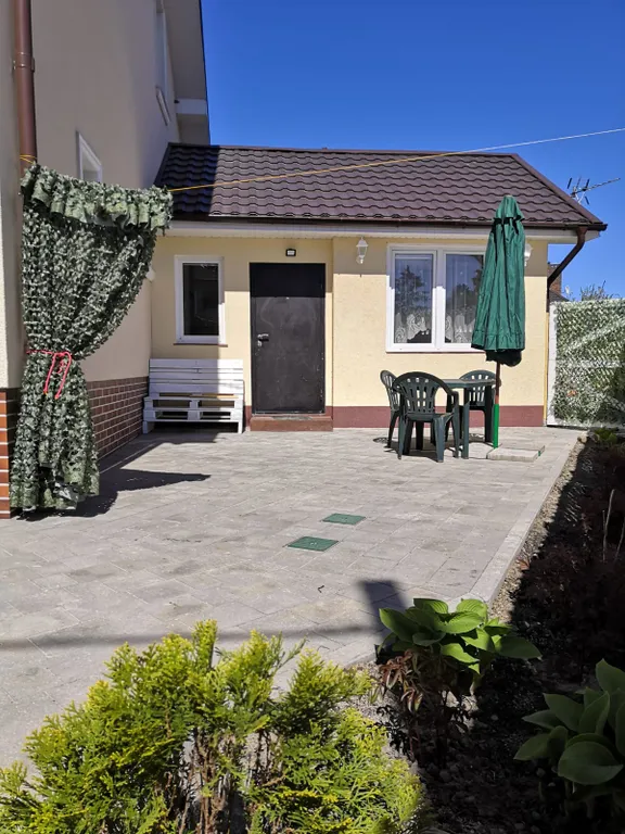 Коттедж Уютный гостевой домик в живописном дворе с отдельным входом — Горбатовка