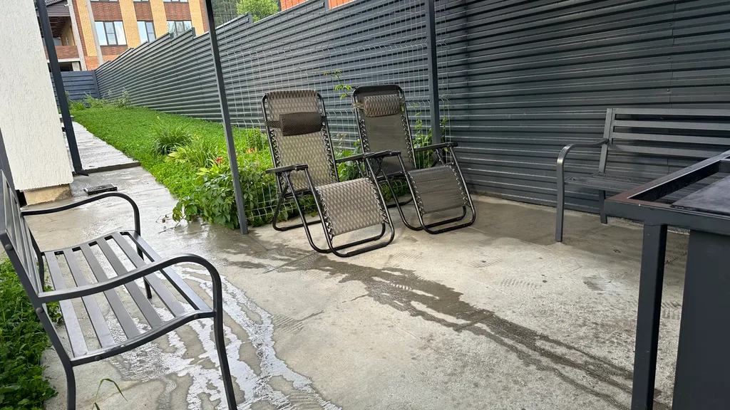 Уютный дом в черте города