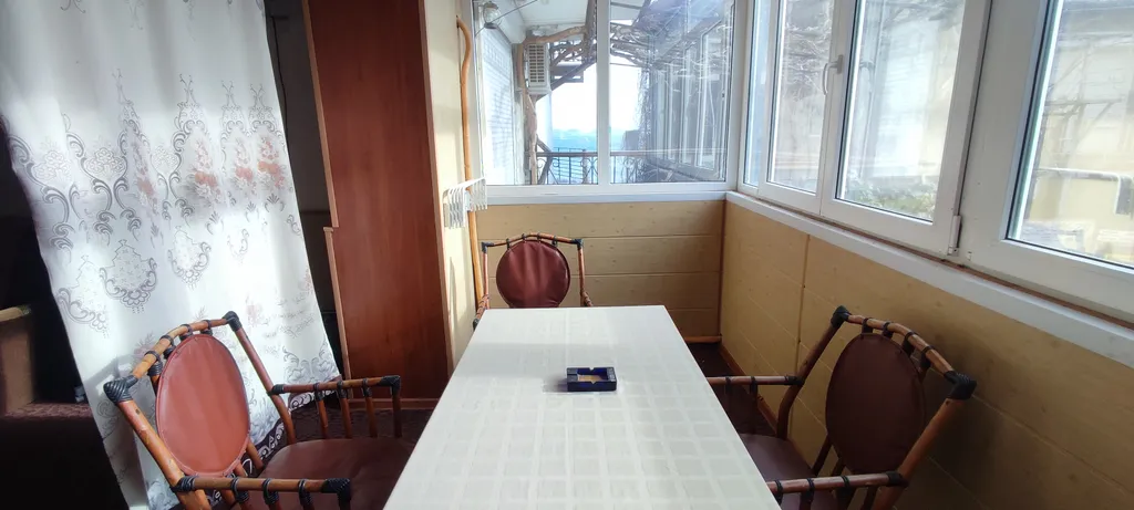 Двухэтажный эллинг на берегу моря