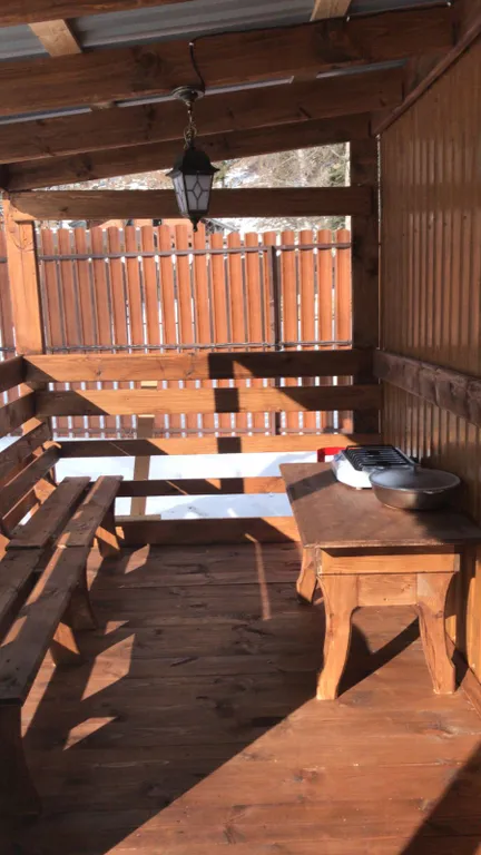 Коттедж Двухкомнатный домик с верандой — Архыз