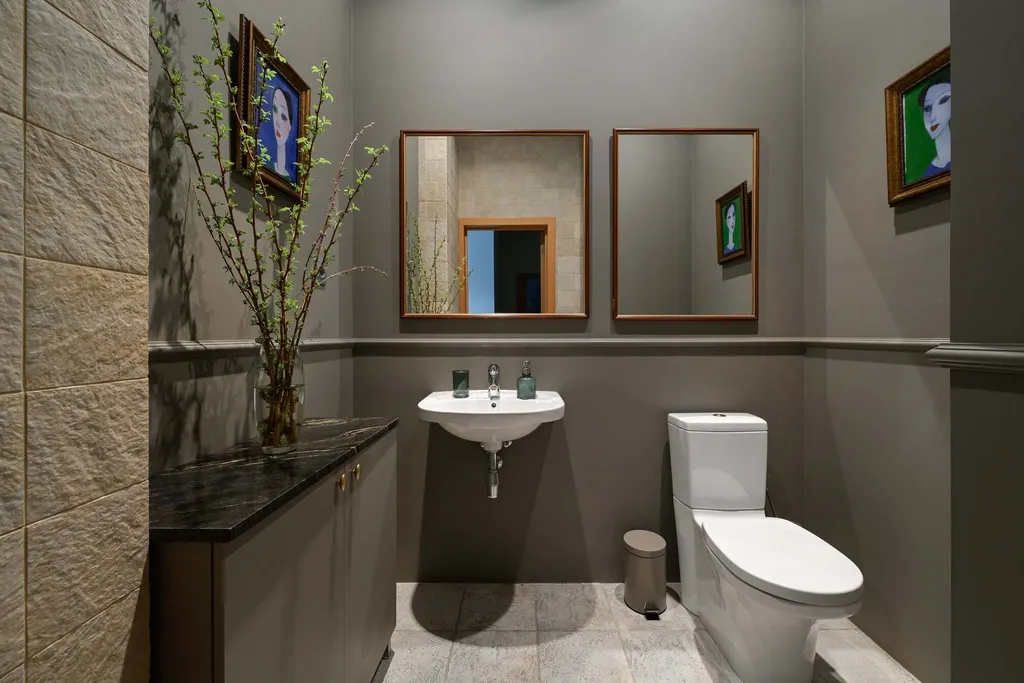 Галерея 300 м с панорамным видом на Фонтанку