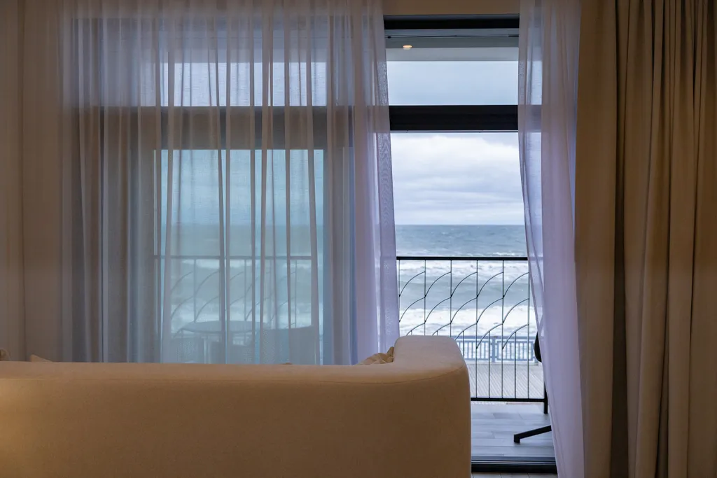 Жемчужный берег с панорамным видом на море