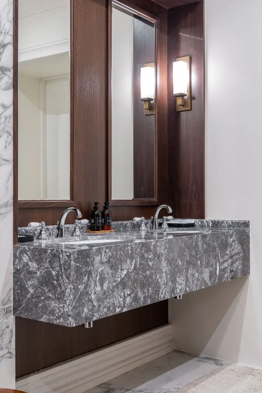 Дизайнерская квартира в самом центре Петербурга