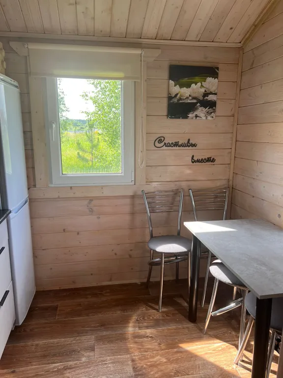 Коттедж Уютный домик на большом участке у озера — Никулино