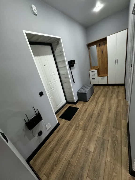 Большая Уютная 1-комнатная квартира,своя парковка,рядом магазин,центр