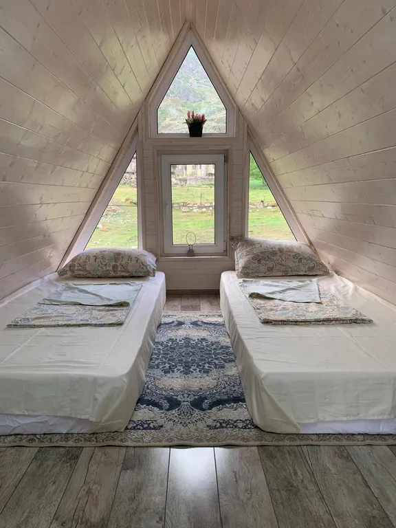 Уютный домик с видом на горы