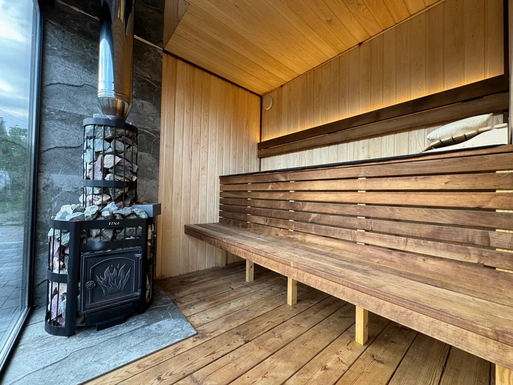 Семейный дом с баней и джакузи