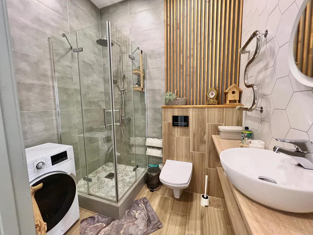 Солнечная квартира у озера рядом с новой набережной