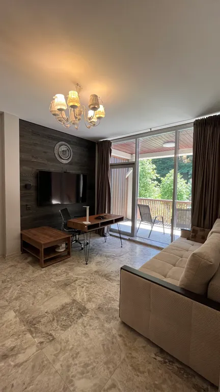 Дом у леса с бассейном