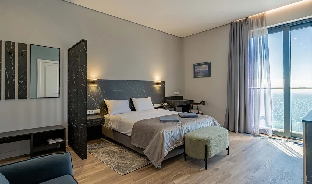 Квартира Полулюкс Лазурный с видом на море — аренда посуточно в Кореиз