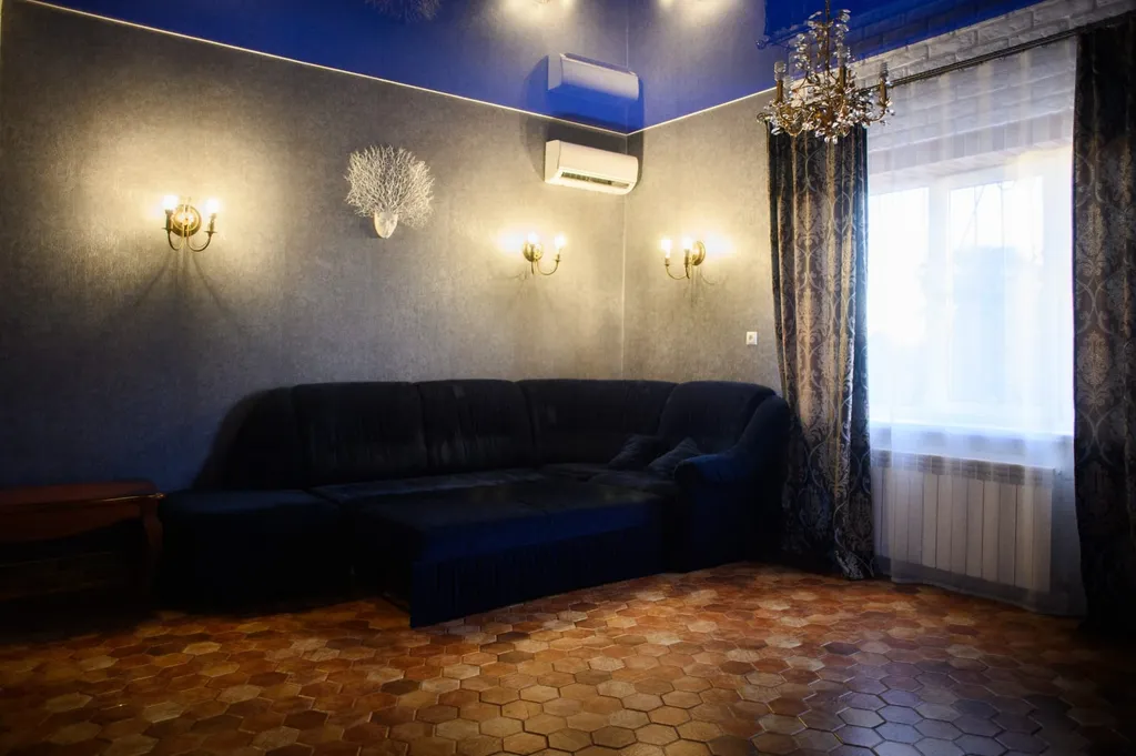 Просторный комфортабельный коттедж в центре города с банным чаном