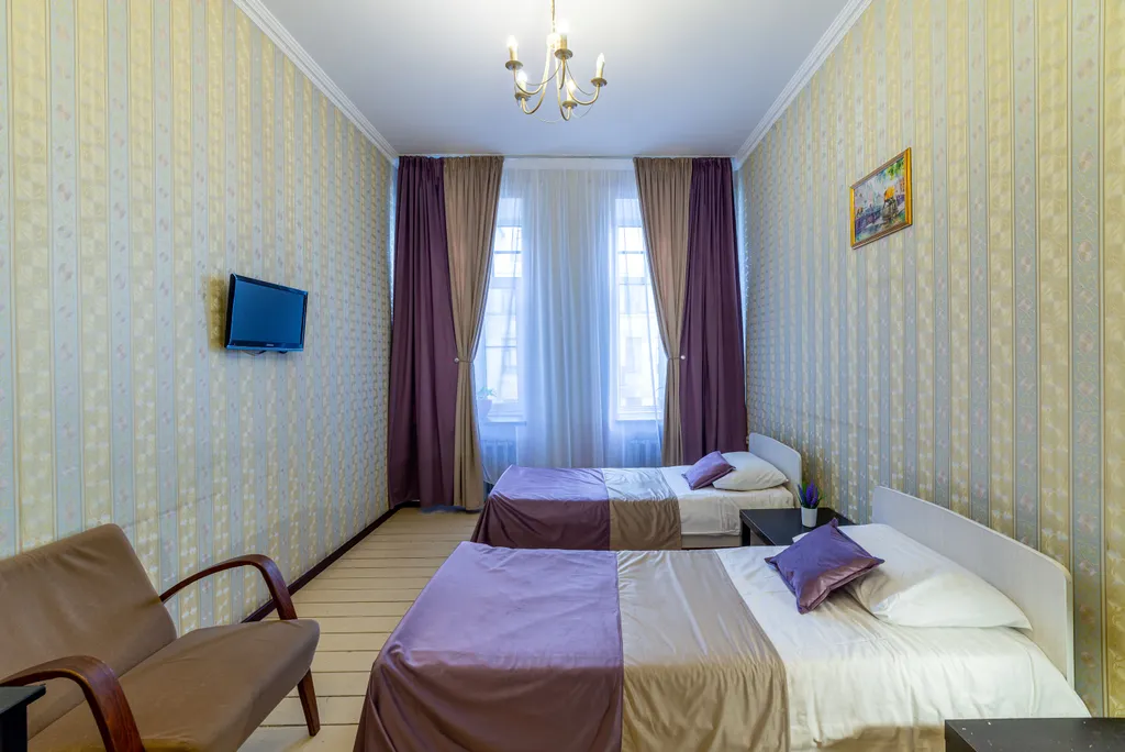 Квартира Квартира Эконом с 2 кроватями и диваном, с общей душевой комнатой — Санкт-Петербург