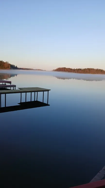 Дом на берегу озера Селигер