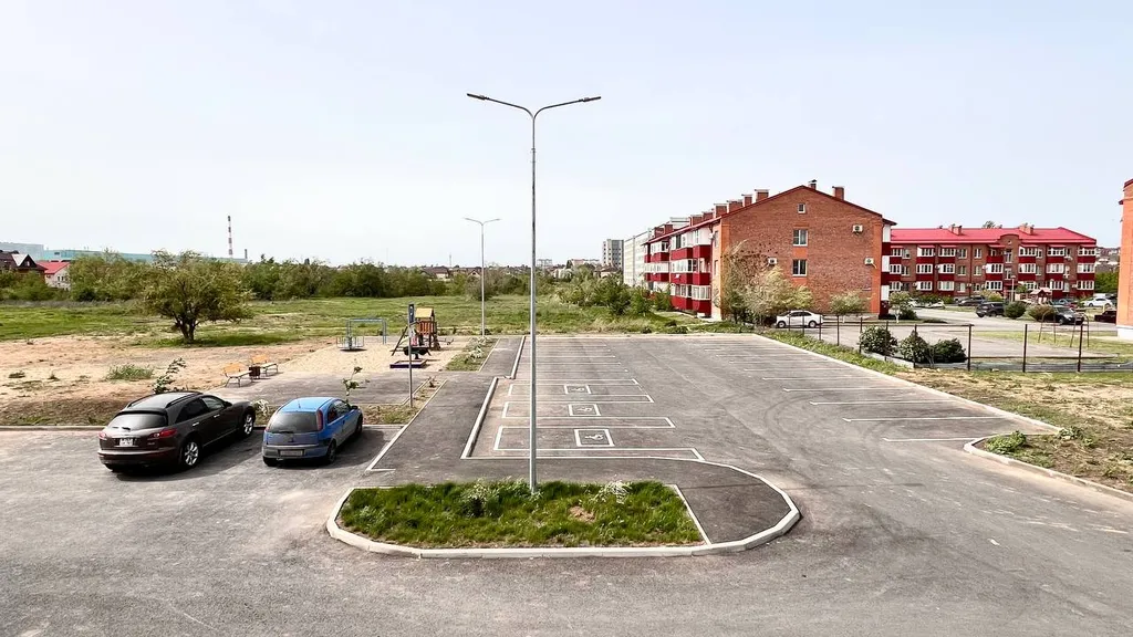 Новый апартамент с зоной отдыха на балконе