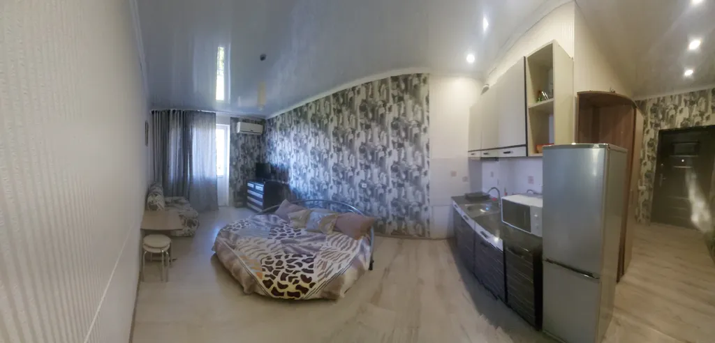 Студия с видом на море и с круглой кроватью