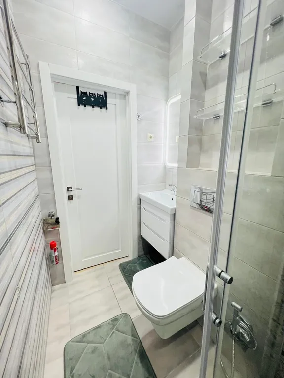 Студия с балконом и бассейном на территории