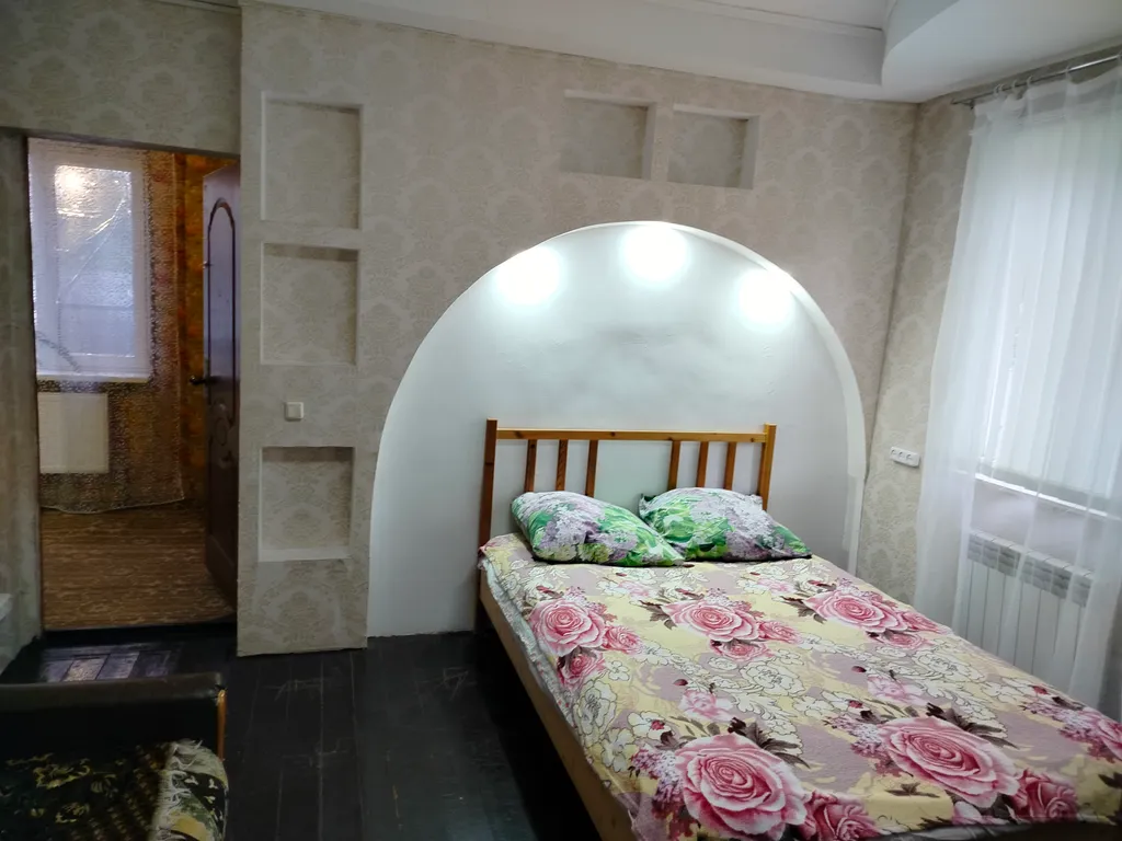 Дом в центре, уютная обстановка, рядом магазины, рестораны, парки