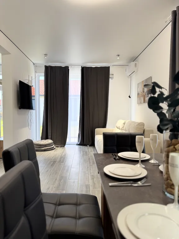 Дом с бассейном в Винной деревне Тамань