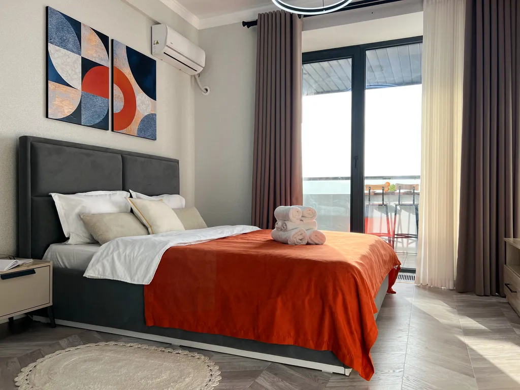 Современная уютная студия с панорамным видом