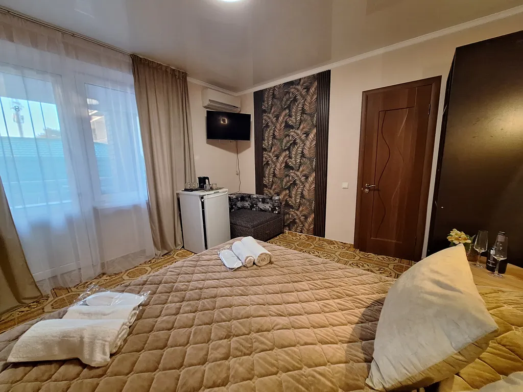 Квартира Квартира Пальма трёхместный комфортный номер с кроватями twin/dbl и одноместным диваном — Геленджик