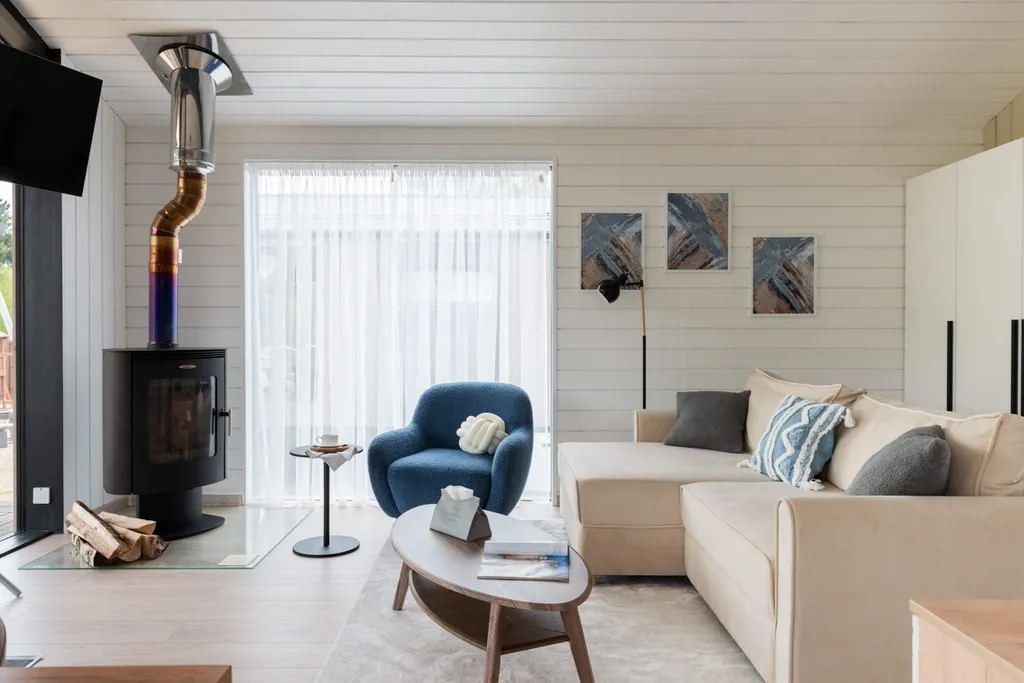 Дом с видом на лес и реку