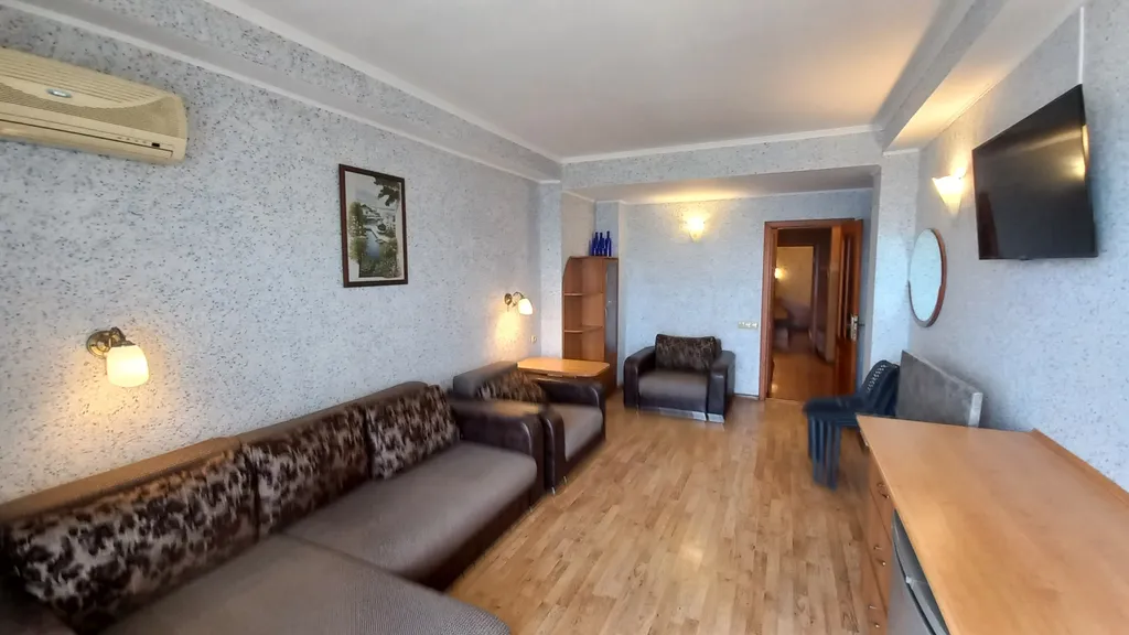 Квартира Просторный 2х комнатный номер с видом на море, 1я линия — аренда посуточно в Утес