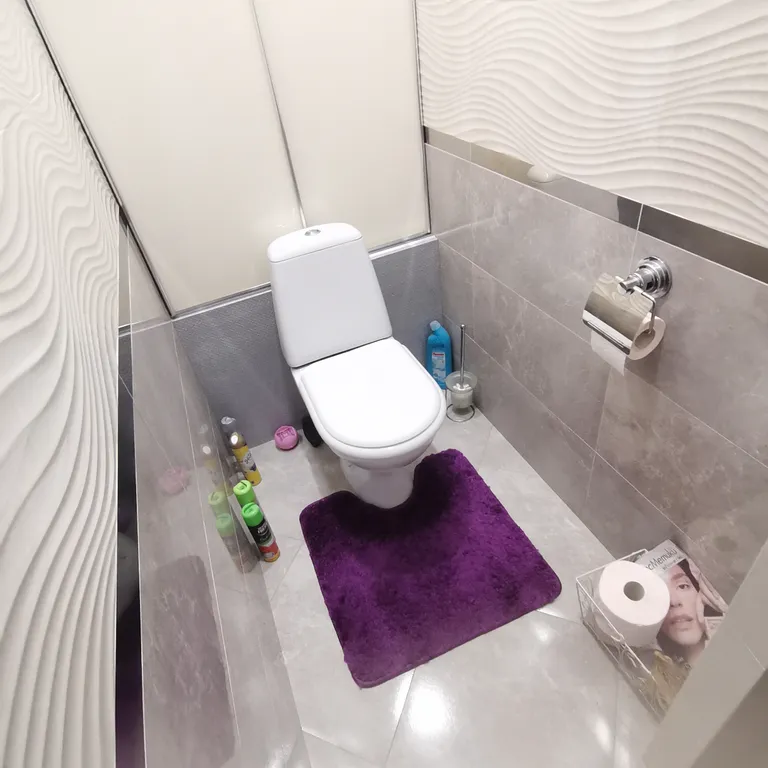 Центр города, уютная квартира в новом доме, лифт, парковочное место.