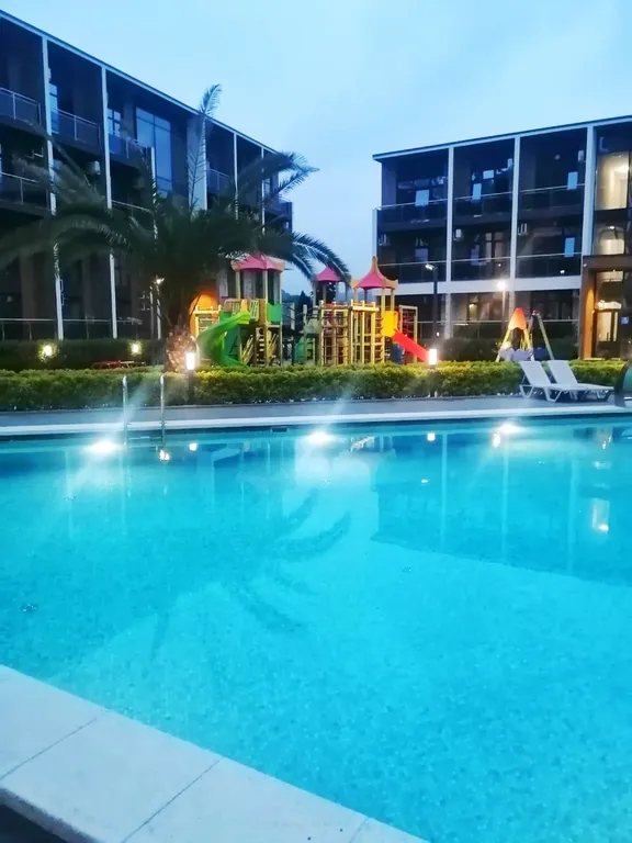 Уютная студия с видом на лес