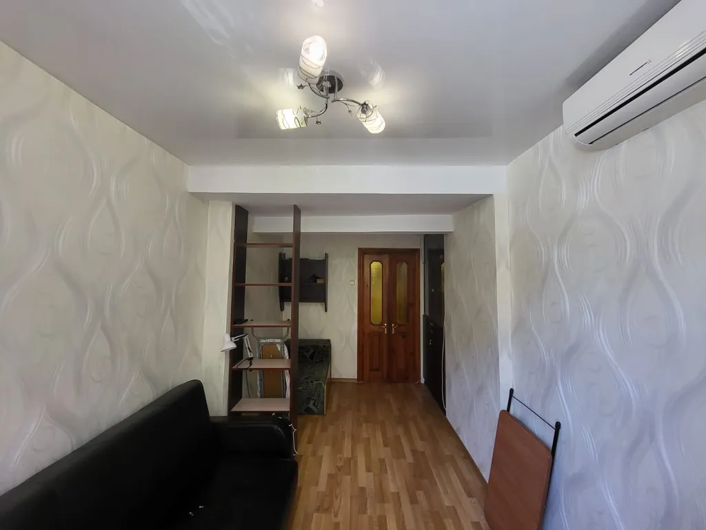 2-комнатная квартира, есть все необходимое для проживания