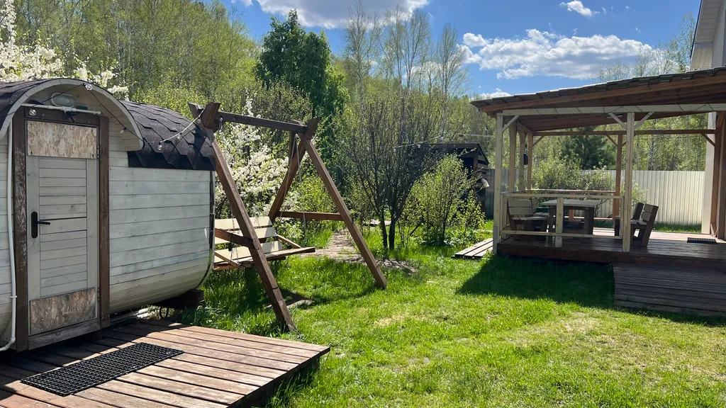 Дом возле горячих источников