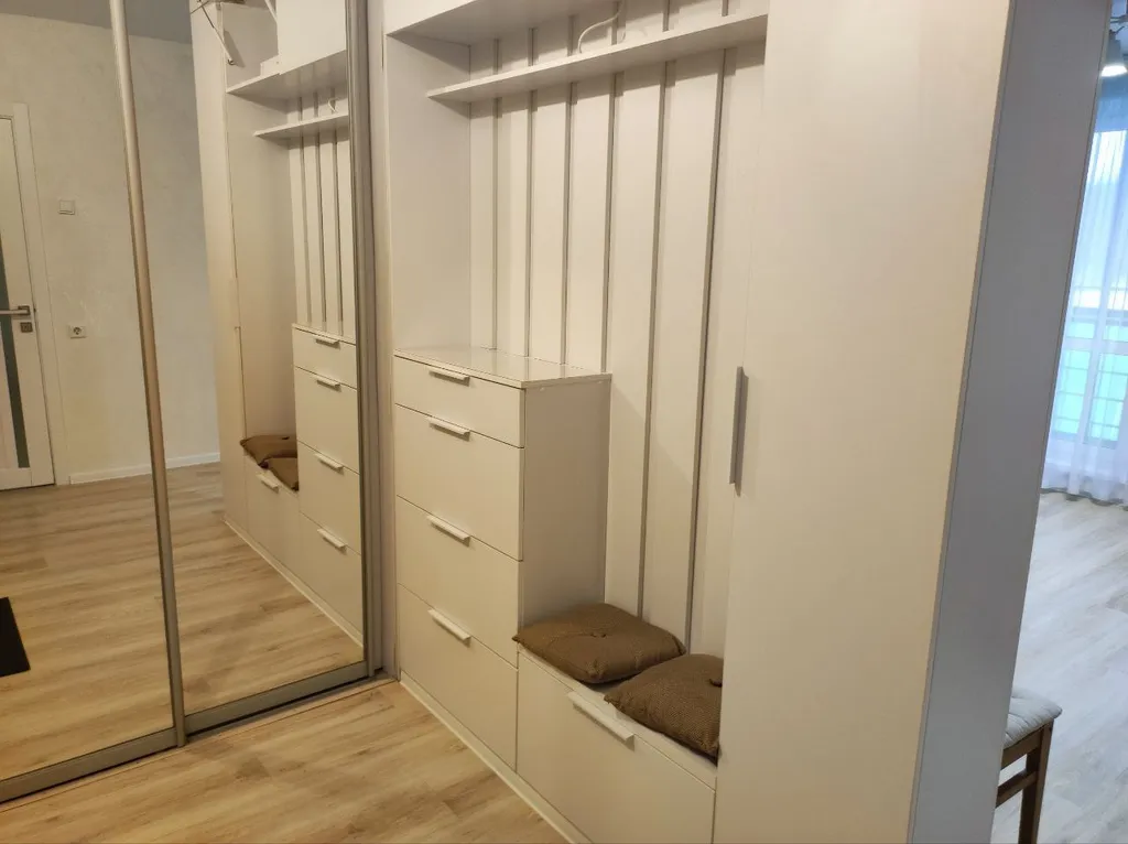 Уютная солнечная студия + спальня в 5 минутах пешком до Термы Вода