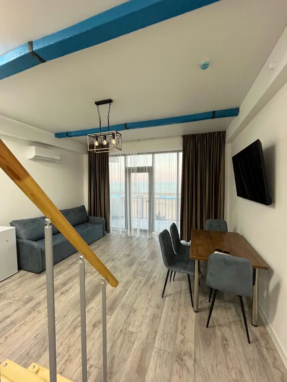 Двухуровневый полулюкс с зоной отдыха на крыше и видом на море