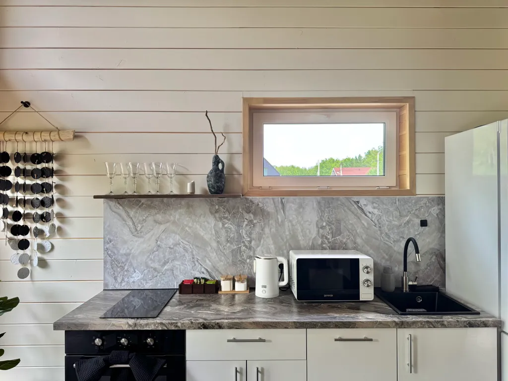 Дом в эко стиле с мангалом и видом на лес