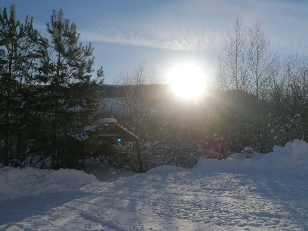 Уютный дом с гаражом у горной речки с видом на горы