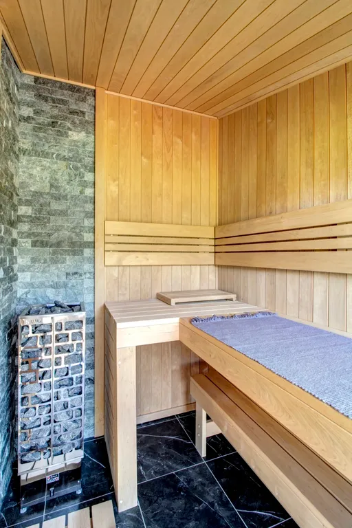 Дoм с видом на лec