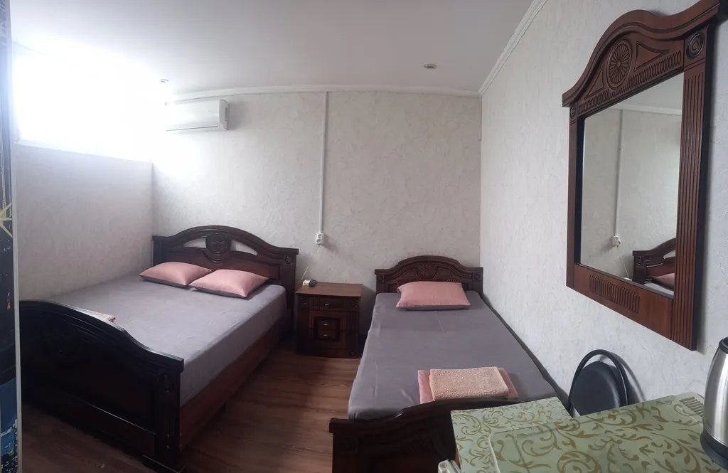 Квартира Комната с удобствами в частном доме — аренда посуточно в Анапа