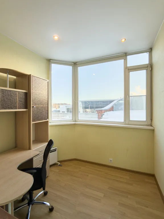 Евротрешка с подземной парковкой близко к центру