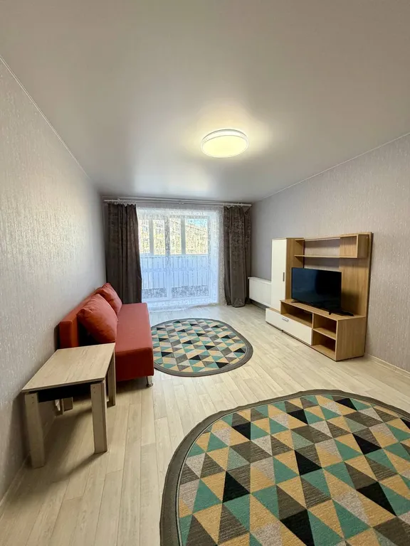 Квартира В центре ишима! Просторная 3-комн. Для командировок и семьи — аренда посуточно в Ишим