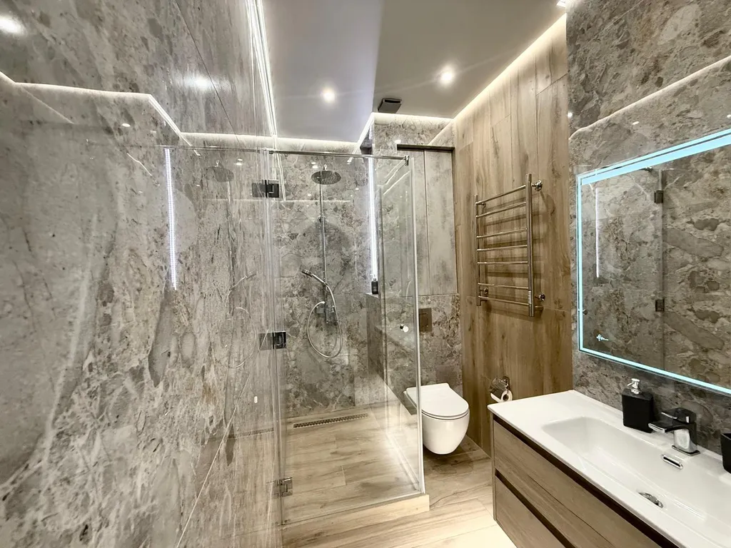 Романтичная студия в стиле лофт с прямым видом на море