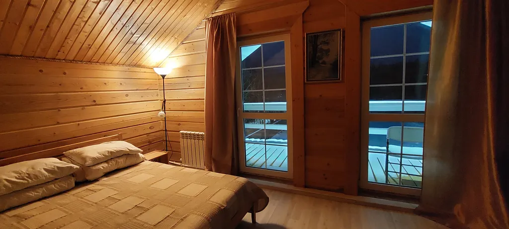 Коттедж Васнецово-озеро, дом на берегу озера у леса в Подоосковье — Ваньково