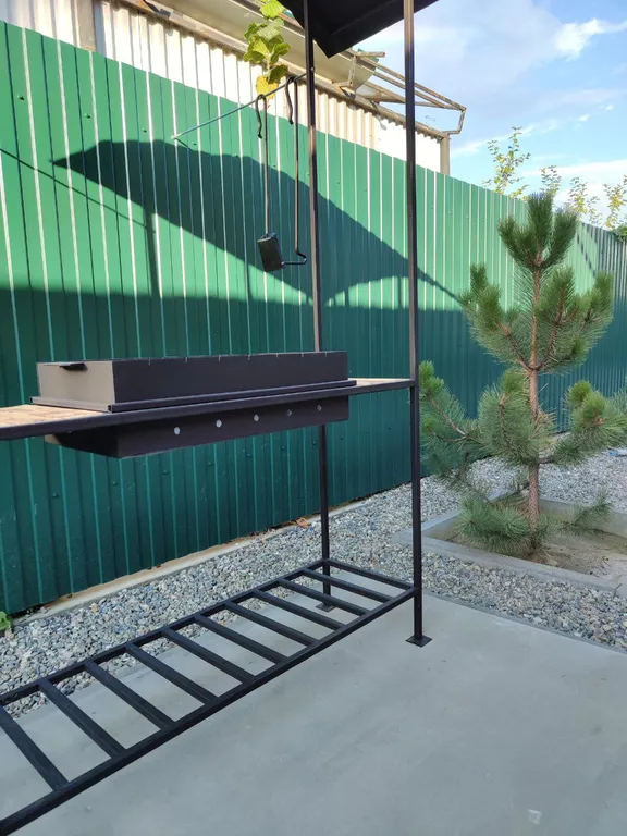 Дом в центре города рядом с набережной