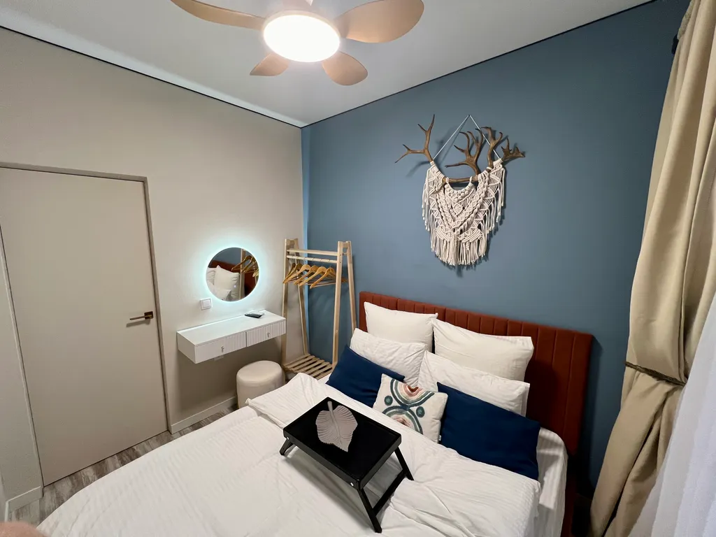 Дизайнерская квартира у набережной