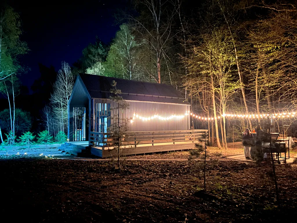 Новый барнхаус на опушке леса – отдых, который вы запомните